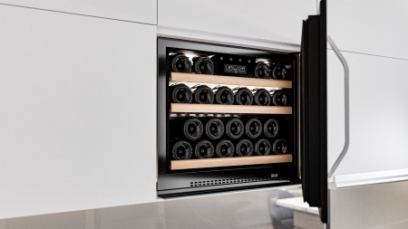 Винный шкаф Meyvel MV22-KSB1 встраиваемый в колонну